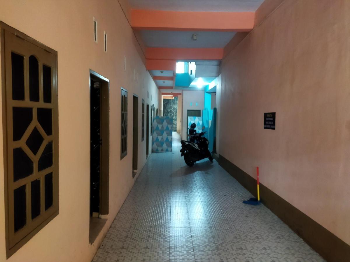 Oyo 92231 Penginapan Tanjung Alang Syariah Макасар Екстериор снимка