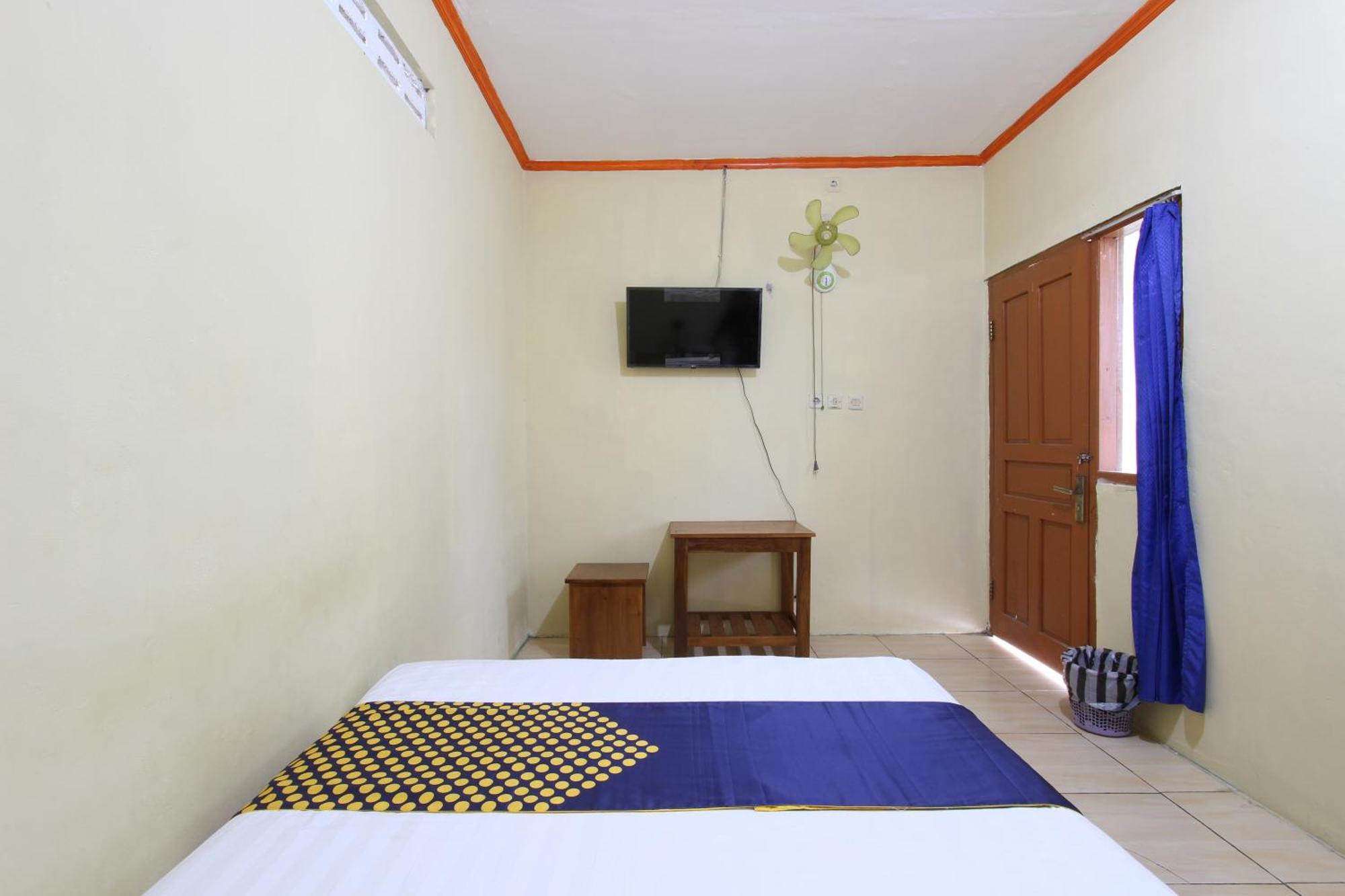 Oyo 92231 Penginapan Tanjung Alang Syariah Макасар Екстериор снимка