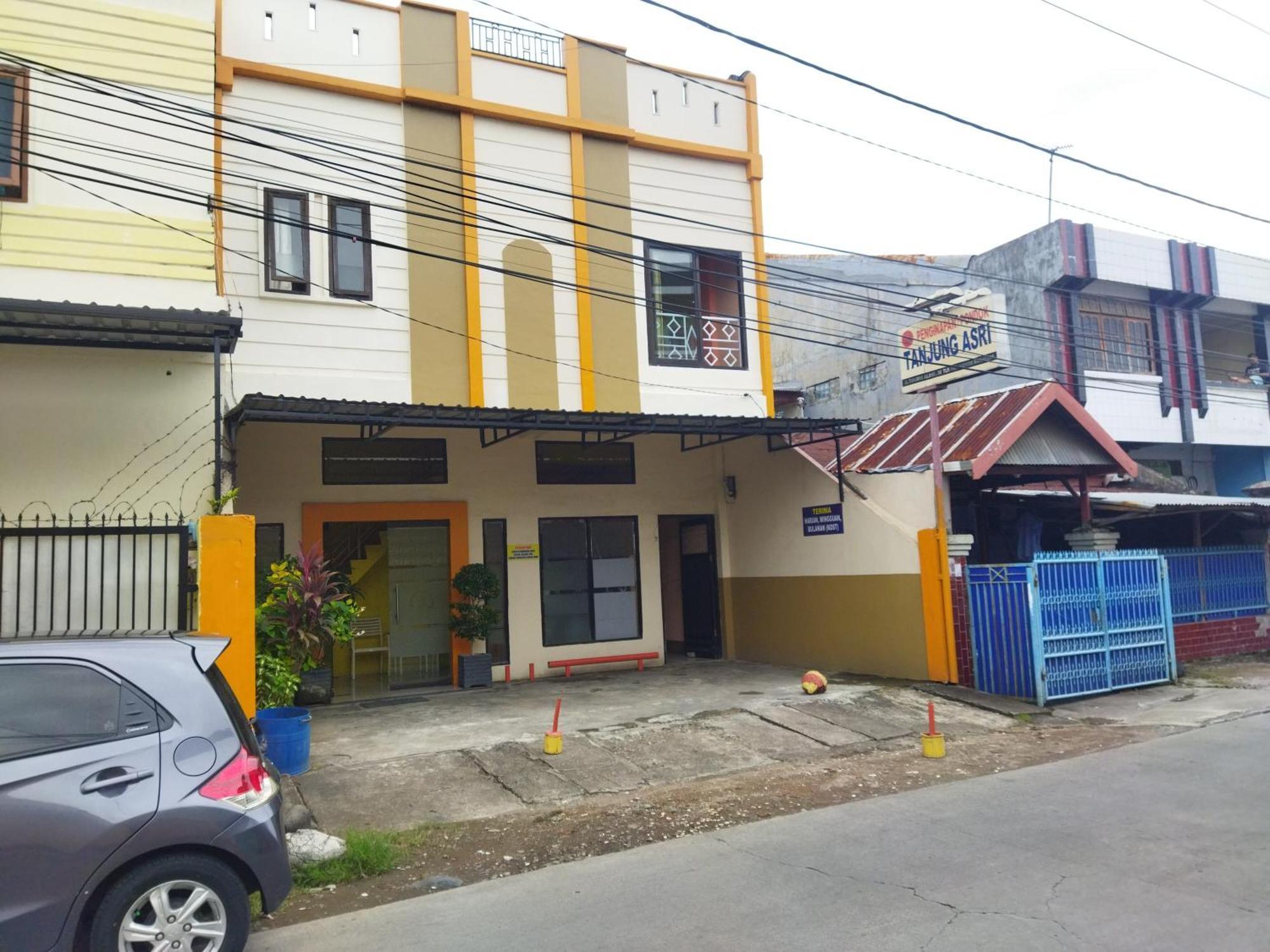 Oyo 92231 Penginapan Tanjung Alang Syariah Макасар Екстериор снимка