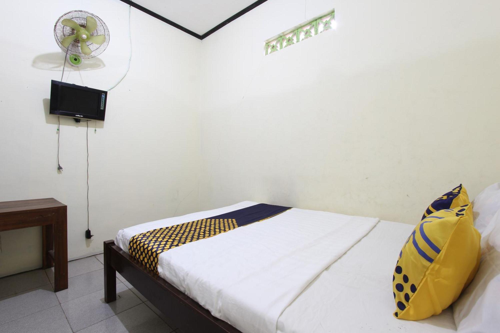 Oyo 92231 Penginapan Tanjung Alang Syariah Макасар Екстериор снимка
